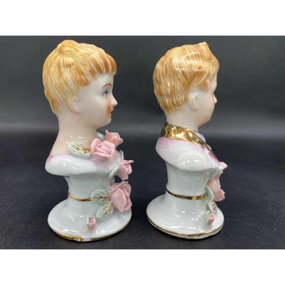 Vintage Ucagco Ceramics Bone China Victorian Couple Salt & Pepper Shakers - Picture 2 of 10